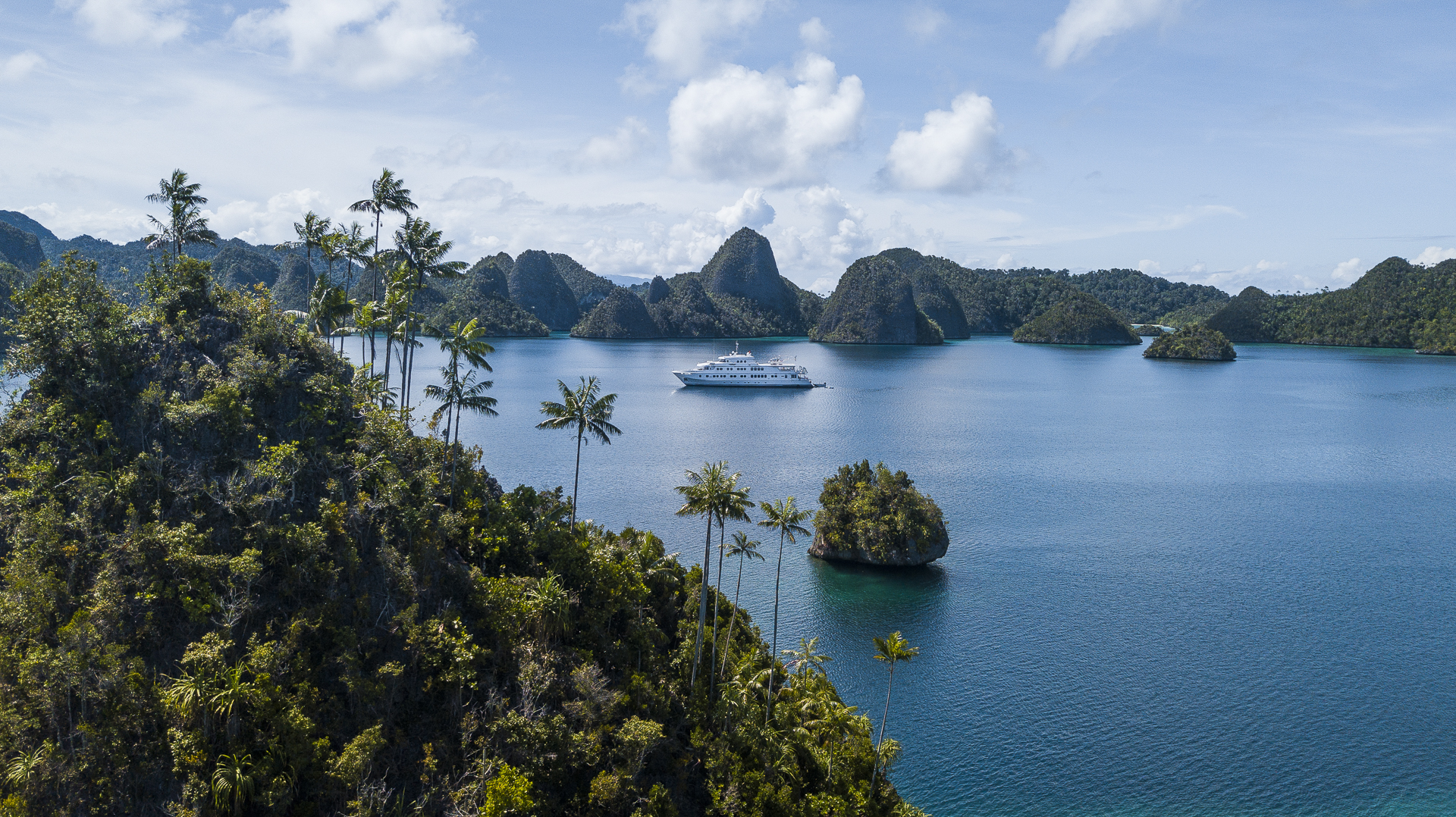 Raja Ampat Cruise Explorer