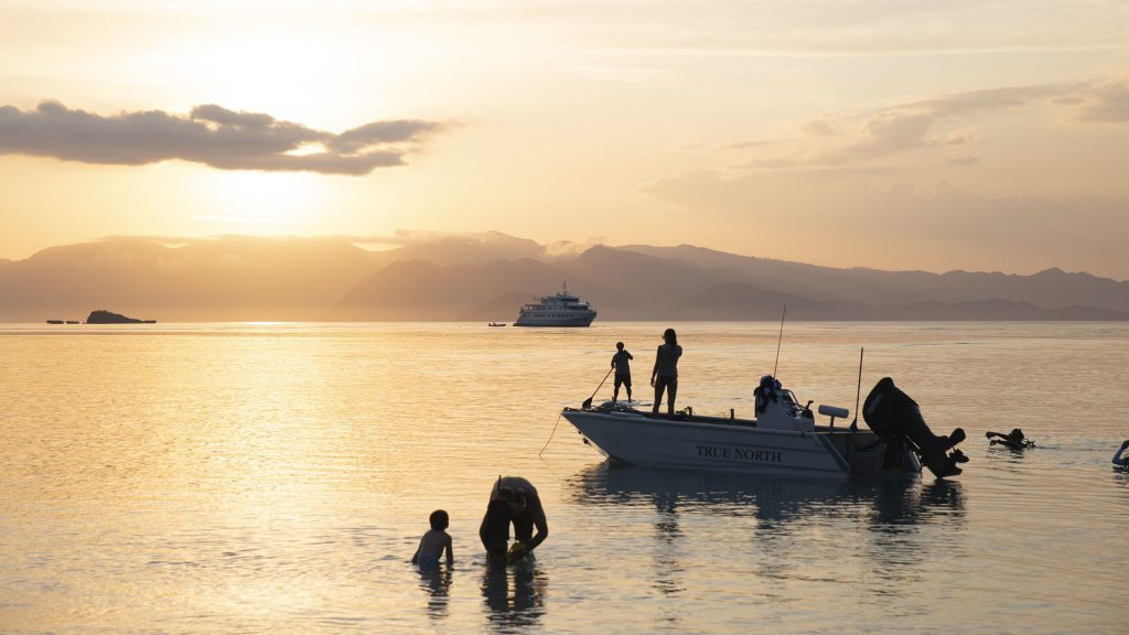 Horseshoe Bay & Rinca Island