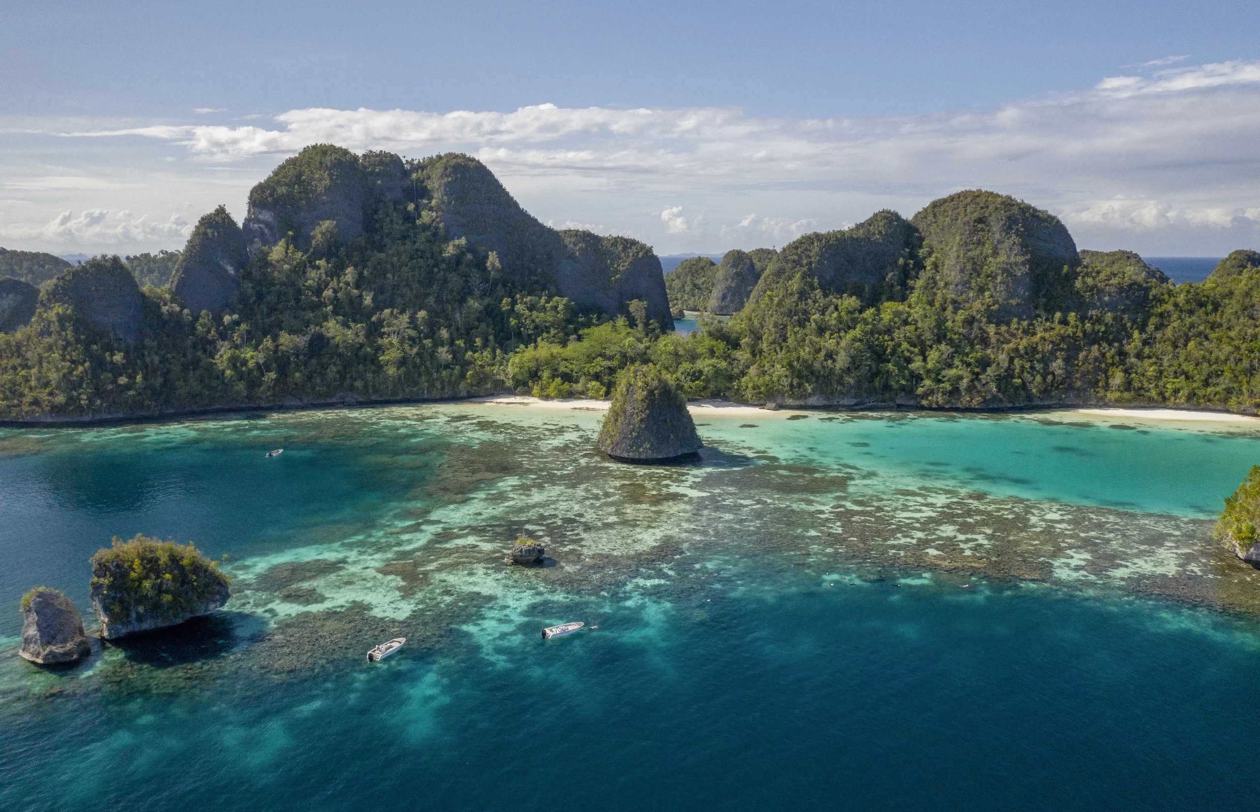Raja Ampat Cruise - True North Adventure Cruise