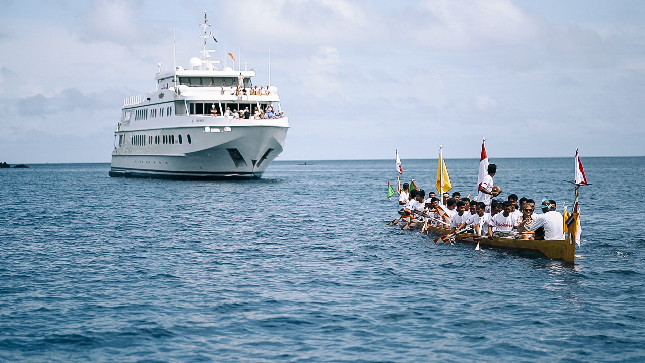 Agent Image Gallery 90 True North Cruise With Passengers